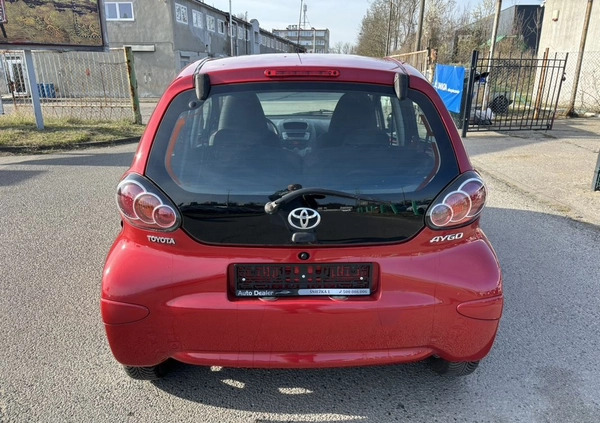 Toyota Aygo cena 15900 przebieg: 196000, rok produkcji 2011 z Szczecin małe 301